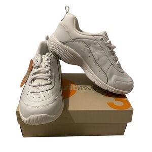New Easy Spirit Punter Women's Leather Sneakers. White. Size 7.5